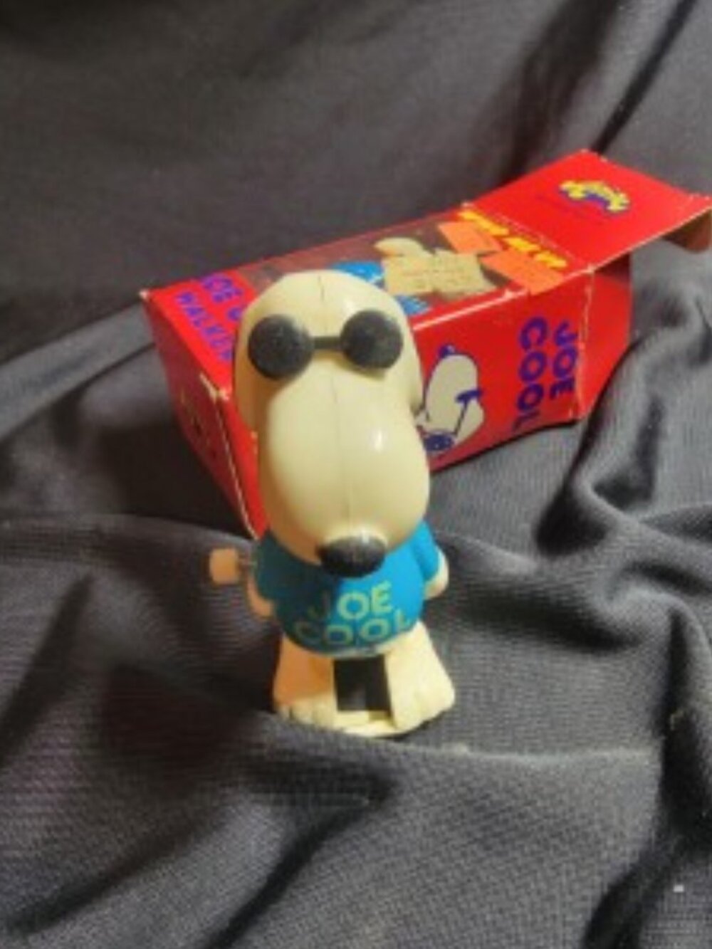 Vintage Aviva Joe Cool Snoopy Walker Wind Up Toy w Box Peanuts